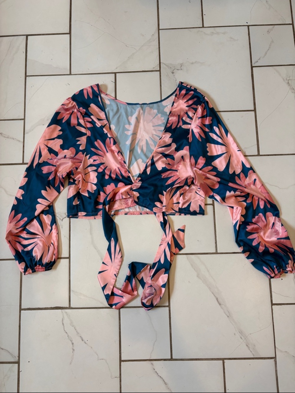 SHEIN Curve Navy & Pink Floral Tie-Front Crop Blouse - 3x (more like large)